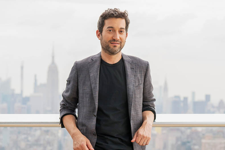 Jon Oringer, Shutterstock